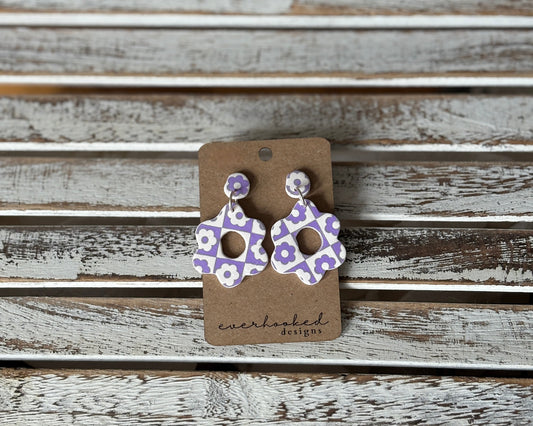 Retro checkered floral round dangly earrings
